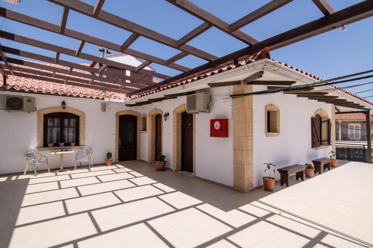 אליקס Sunbliss Studios & Apartments מראה חיצוני תמונה